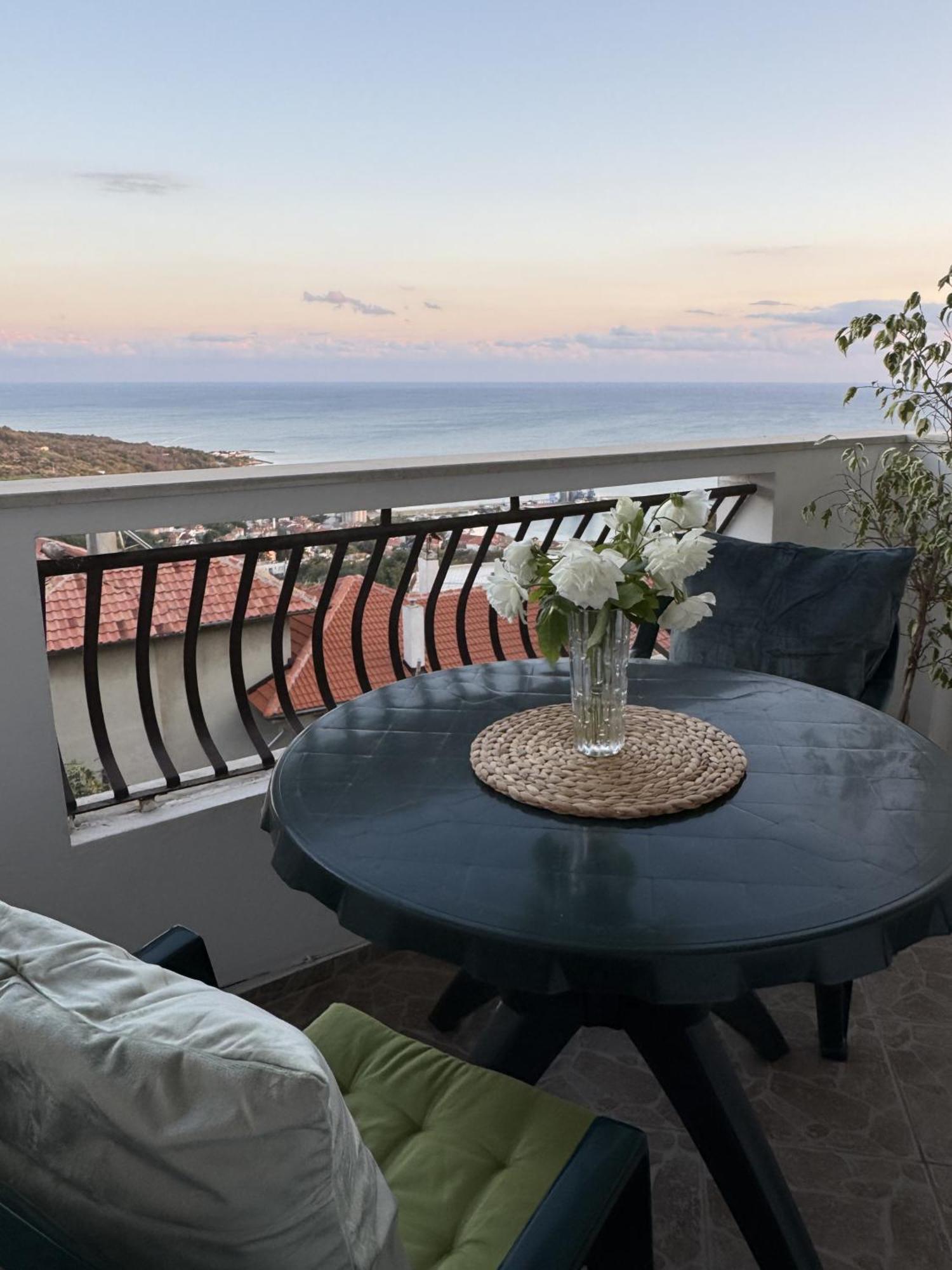 Kakavanen'S Sea View Apartment Balchik Eksteriør billede
